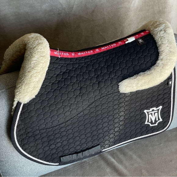 Mattes sheepskin jumping saddle pad black - Picture 13 of 15